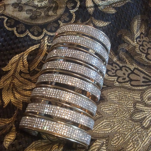 Jewelry - sparkly costume  rhinestone cuff.